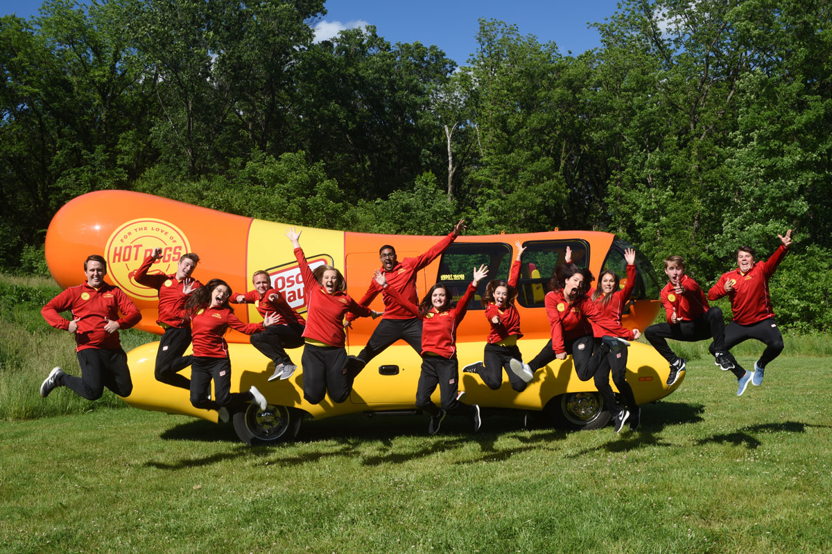 Oscar Mayer Car Drivers Wanted: 12 Wienermobile Jobs Open