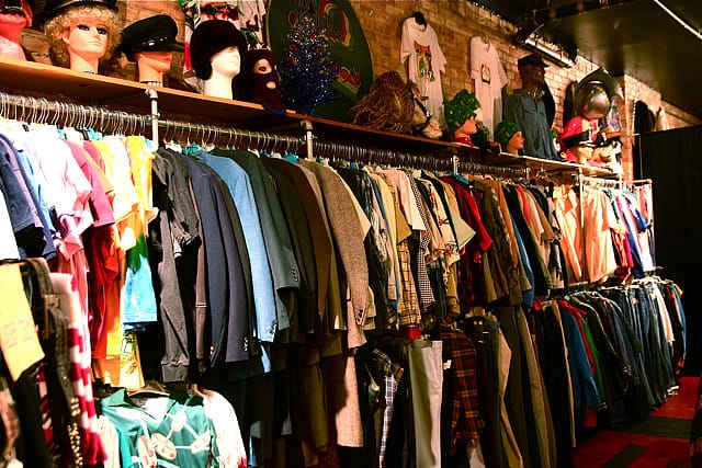 selling vintage clothes online