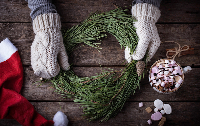 Do You Go Crazy Over Christmas? These 5 Holiday Side Gigs Were Made for You