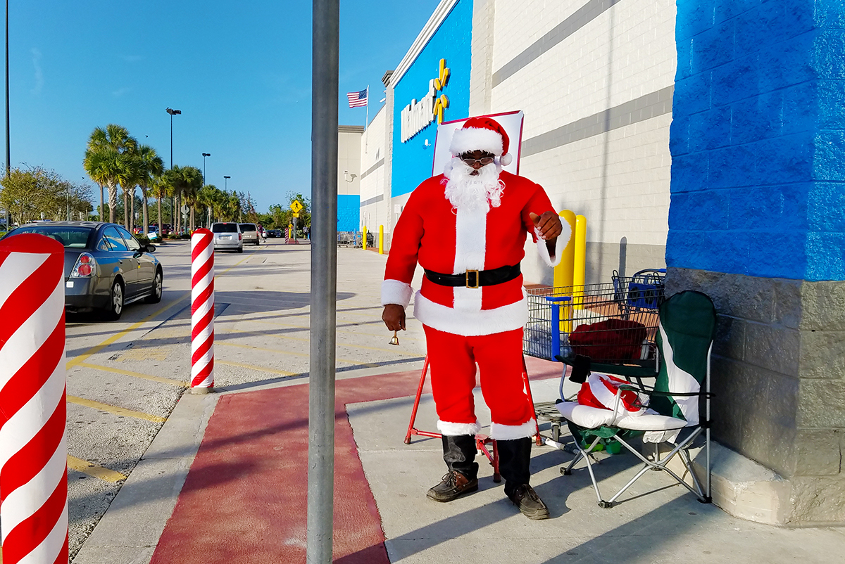 How Much Do You Think Santa Claus Should Earn? This Report Breaks It Down