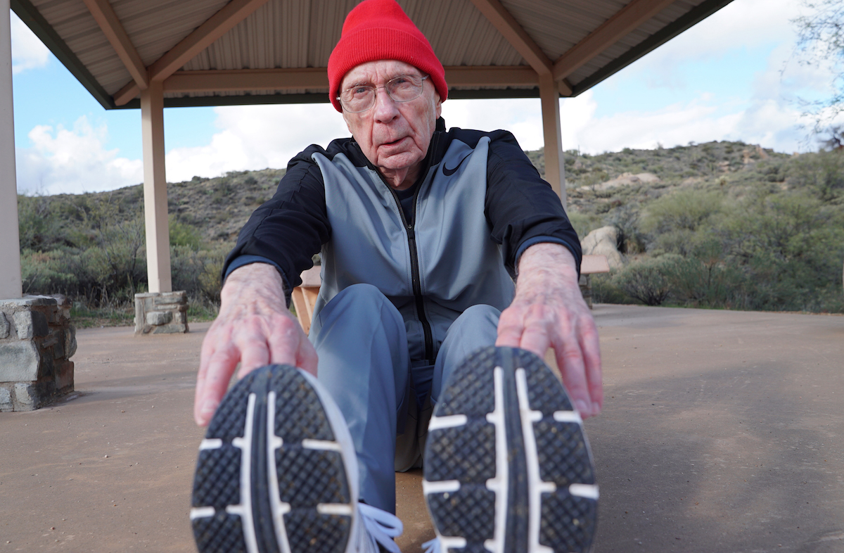 This 92-Year-Old Guy Works Out Way Harder Than You — Without a Gym