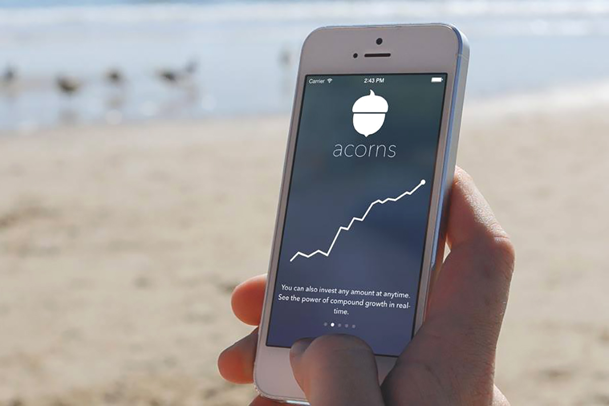 iPhone screenshot of investment apps Stash and Acorns