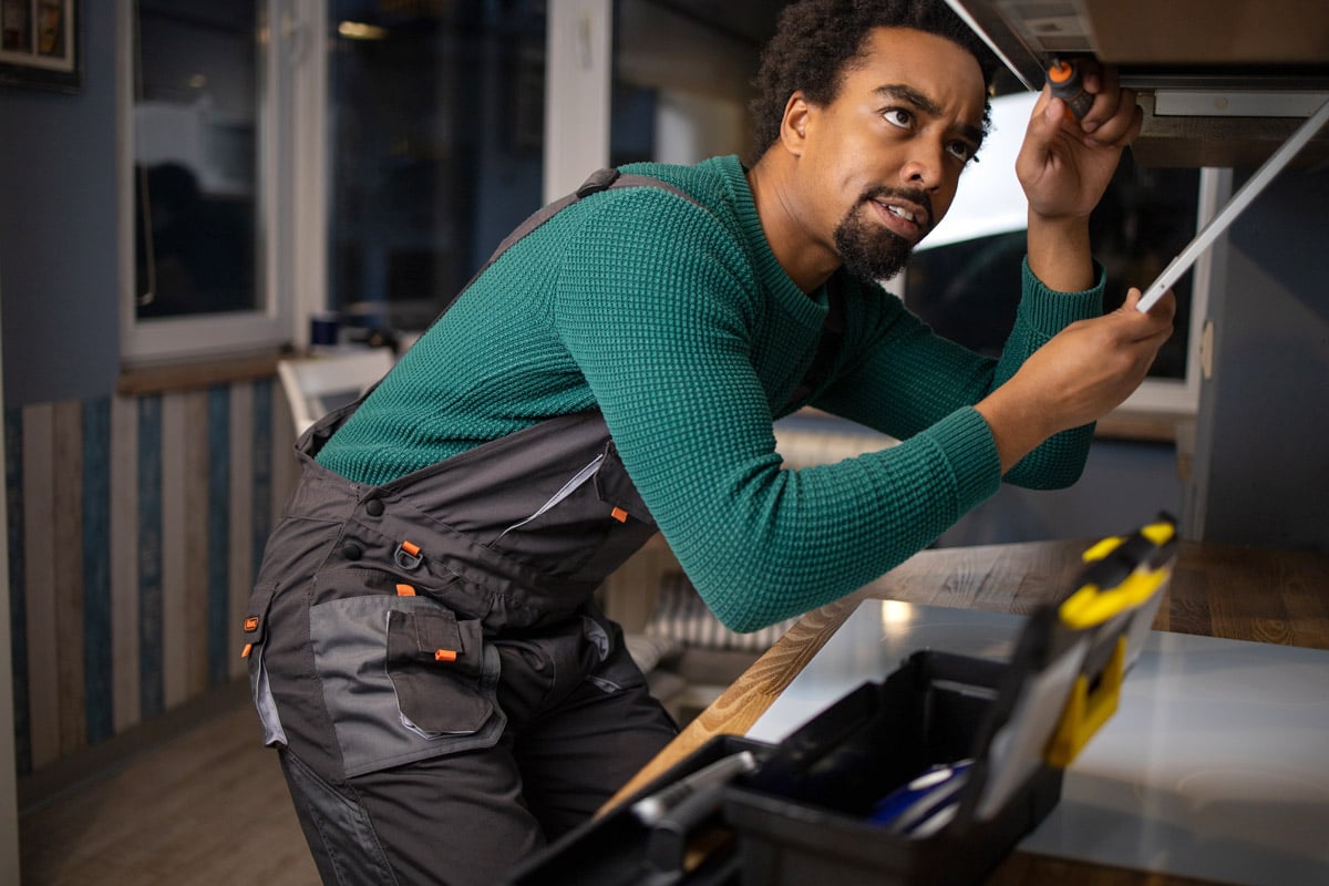 How to Make Good Money Through Handyperson Services