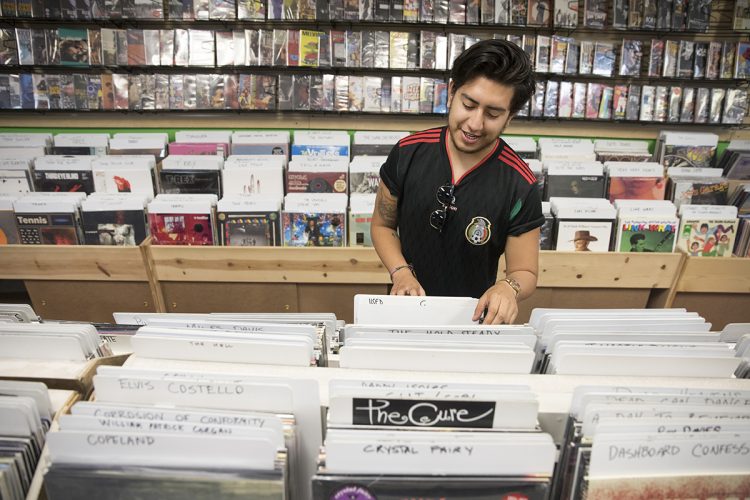 Here’s How to Sell Your Vinyl Records For Extra Money