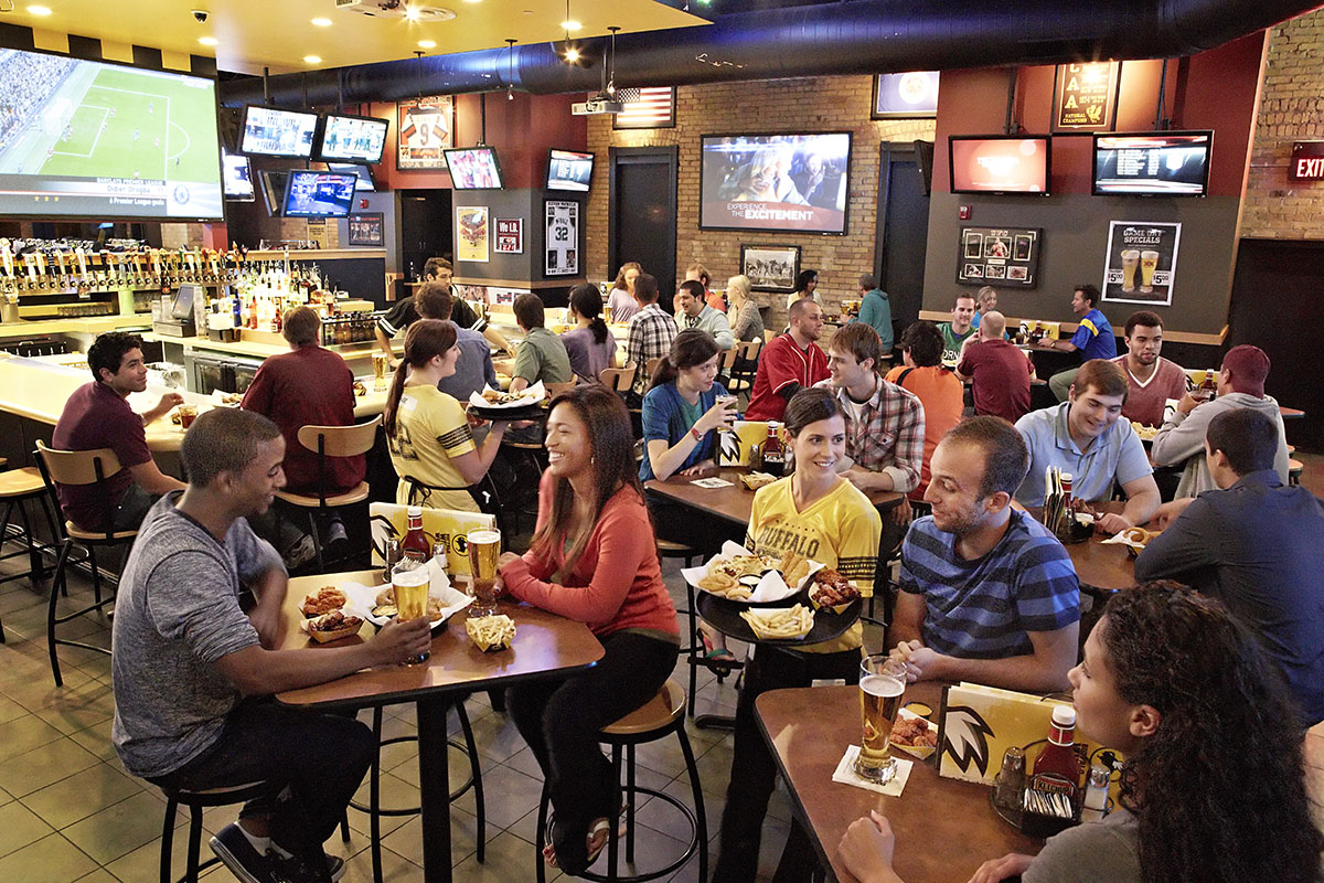 buffalo wild wings restaurant interior