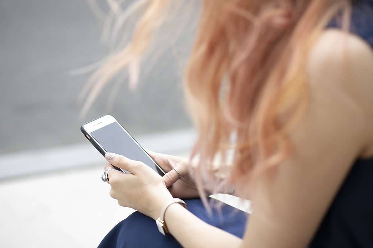 woman on phone in new york