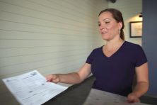 Tabatha Pankop wait tables.