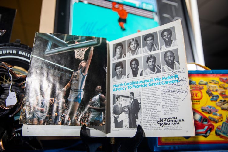 Find Out What Your Sports Memorabilia is Worth With an Appraisal