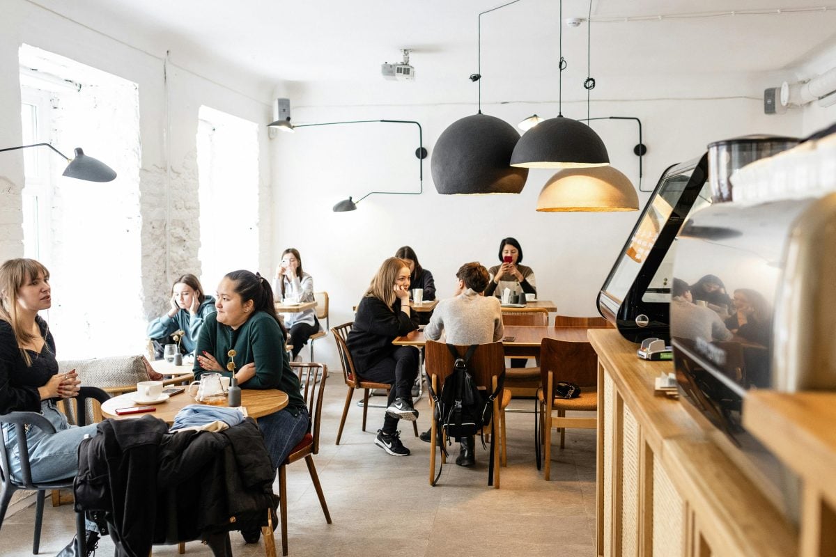 15 Best Places to Buy and Sell Vintage Items (Online & Local)