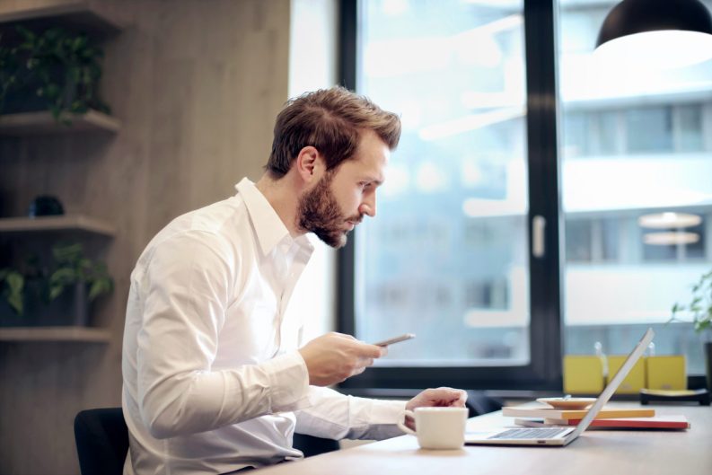 Comparing Salaries What To Do - Pexels Olly 926390 Web 793x529 